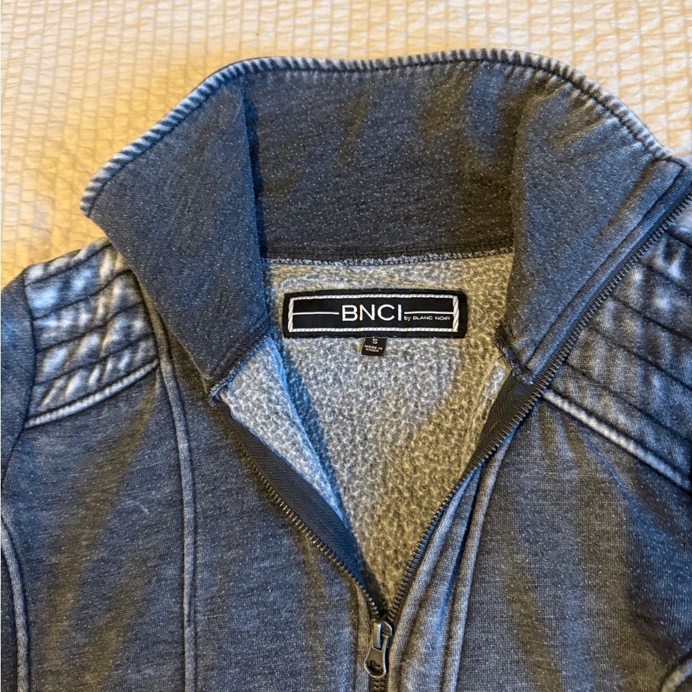 Zip Up - Picture 4 of 4